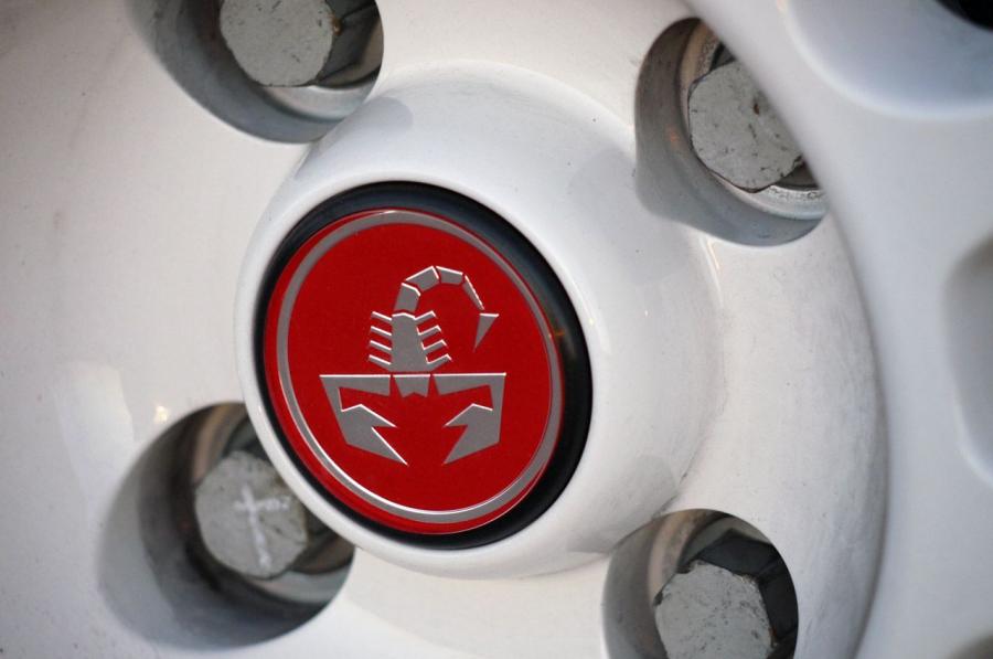  Fiat 500 Abarth 2012 года  (фото 38 из 121)